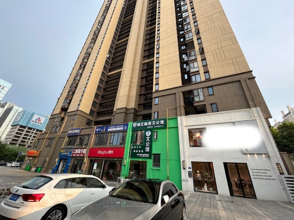 74964茶子山观沙岭超大招牌十字路口精装修服装店空转 74964茶子山观沙岭超大招牌十字路口精装修服装店空转