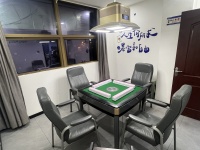 74981  特价！龙塘小区地铁口临街台球棋牌低价优转