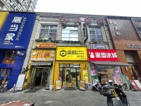 849176 火爆！蜜雪冰城旁！万达广场90平品牌餐饮店转让