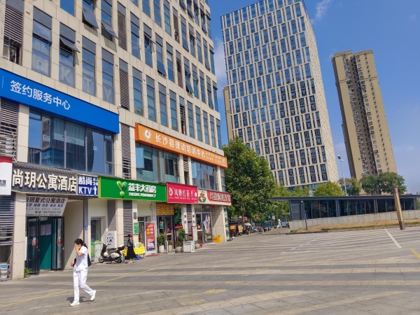 7410350转让费出租 写字楼地铁口拐角头铺,绝家位置 7410350转让费出租 写字楼地铁口拐角头铺,绝家位置