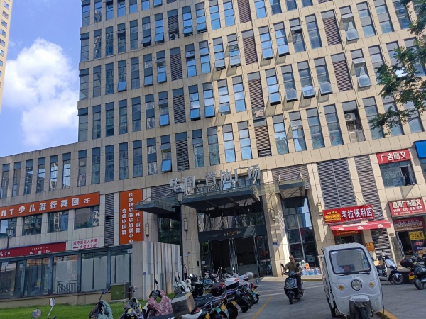 7410350转让费出租 写字楼地铁口拐角头铺,绝家位置 7410350转让费出租 写字楼地铁口拐角头铺,绝家位置