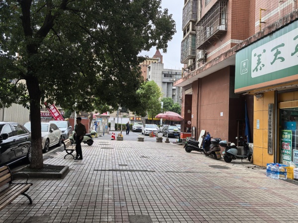 641037日营3000左右外带500票左右驿站便利店优价转让 641037日营3000左右外带500票左右驿站便利店优价转让