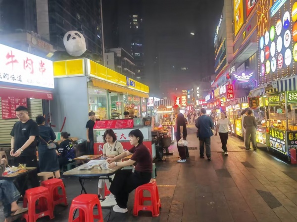 841078 德思勤城市广场夜市主街螺蛳粉店转让带前面摊位(可空转) 841078 德思勤城市广场夜市主街螺蛳粉店转让带前面摊位(可空转)