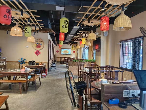 841081 拐角头铺!雨花区酒店写字楼下300平精装餐馆低价转让 841081 拐角头铺!雨花区酒店写字楼下300平精装餐馆低价转让