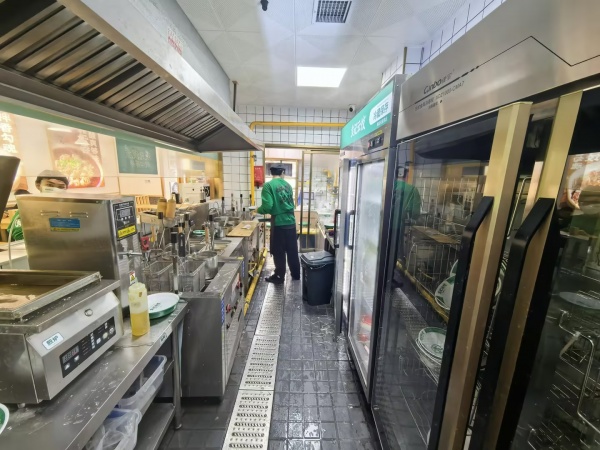 友谊路地铁口130平品牌餐饮店优转(带天然气7410151 友谊路地铁口130平品牌餐饮店优转(带天然气7410151