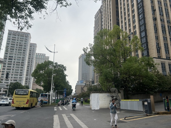 7410157双D地铁.黄土岭商圈.临街二楼270平门面转让 7410157双D地铁.黄土岭商圈.临街二楼270平门面转让