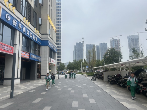 8410156 地铁口麦当劳旁边!中海阅溪府148平门面空转 8410156 地铁口麦当劳旁边!中海阅溪府148平门面空转