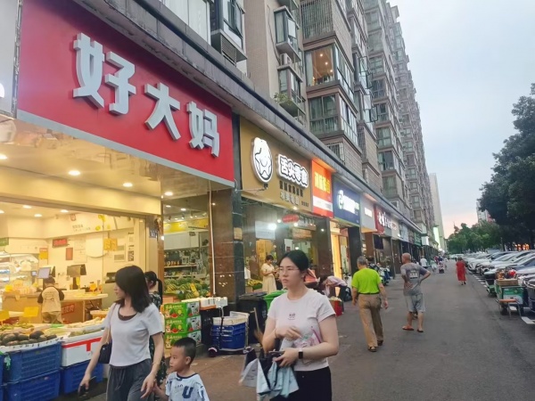 7410210天心区大型小区出入口日营7k+生鲜店低价转让 7410210天心区大型小区出入口日营7k+生鲜店低价转让