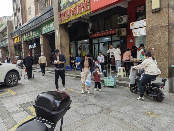 241129无转让费!好位置!雨花区小区门口临街门面 241129无转让费!好位置!雨花区小区门口临街门面