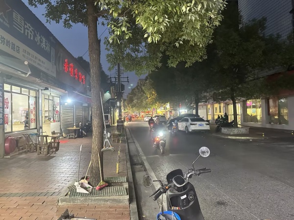 541171 雨花区老城区几十栋小区临街卤菜粉面餐饮店低价优转 541171 雨花区老城区几十栋小区临街卤菜粉面餐饮店低价优转