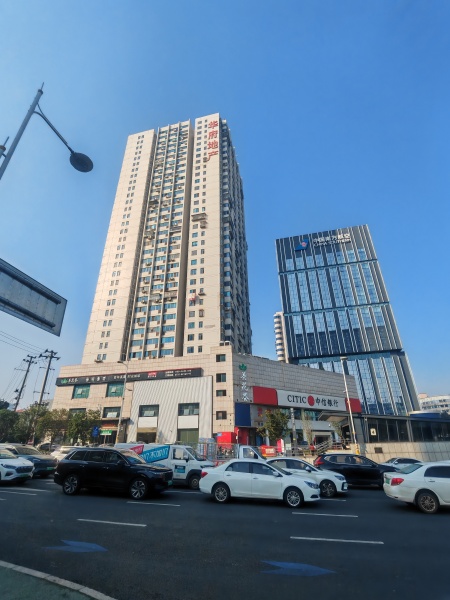 (已租)841180 开福区四方坪十字路口地铁站双门头临街商铺转租 (已租)841180 开福区四方坪十字路口地铁站双门头临街商铺转租