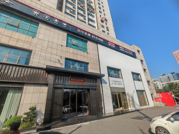(已租)841180 开福区四方坪十字路口地铁站双门头临街商铺转租 (已租)841180 开福区四方坪十字路口地铁站双门头临街商铺转租