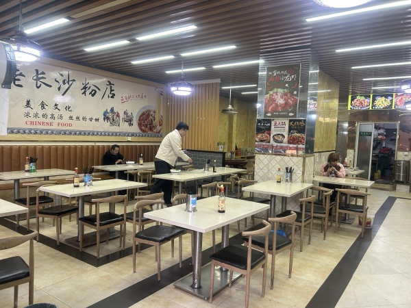8411137 直租!大托地铁口临街180平日营5千餐饮店 8411137 直租!大托地铁口临街180平日营5千餐饮店
