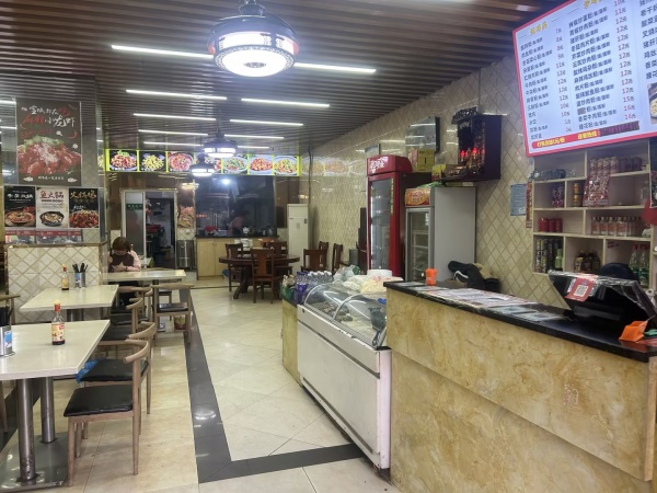 8411137 直租!大托地铁口临街180平日营5千餐饮店 8411137 直租!大托地铁口临街180平日营5千餐饮店