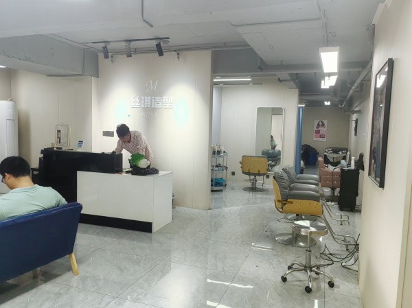 7411141洋湖新城地铁口旁公寓写字楼下美发美容养生店急转 7411141洋湖新城地铁口旁公寓写字楼下美发美容养生店急转
