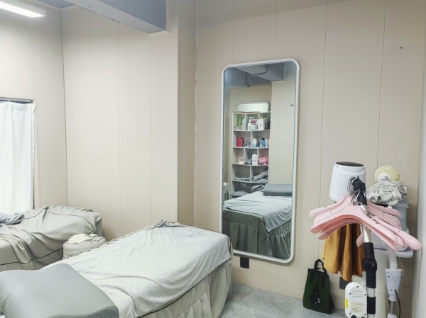 7411141洋湖新城地铁口旁公寓写字楼下美发美容养生店急转 7411141洋湖新城地铁口旁公寓写字楼下美发美容养生店急转