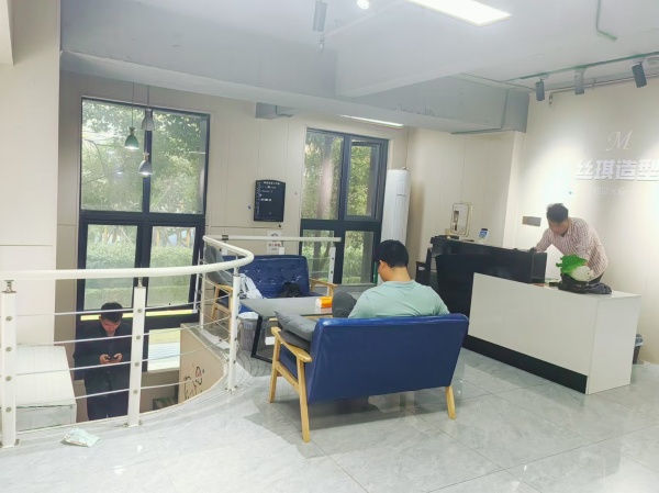 7411141洋湖新城地铁口旁公寓写字楼下美发美容养生店急转 7411141洋湖新城地铁口旁公寓写字楼下美发美容养生店急转