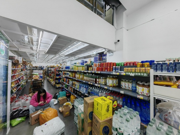 8411175芙蓉区十字路口大型小区围绕日营8000+超市优价转让 8411175芙蓉区十字路口大型小区围绕日营8000+超市优价转让