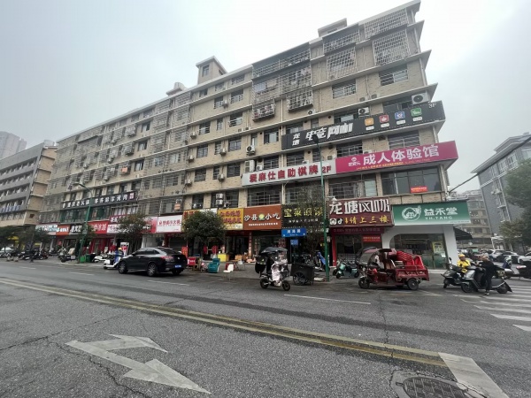 8411216 见钱转!!!万家丽北路地铁口6个包精装棋牌室 8411216 见钱转!!!万家丽北路地铁口6个包精装棋牌室