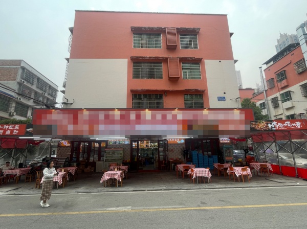 241239)8万急转临街拐角门面180平,日营6k+餐饮夜宵店转让 241239)8万急转临街拐角门面180平,日营6k+餐饮夜宵店转让