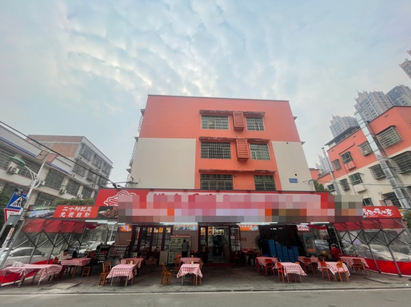 241239)8万急转临街拐角门面180平,日营6k+餐饮夜宵店转让 241239)8万急转临街拐角门面180平,日营6k+餐饮夜宵店转让