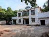 141252优价出租！交通方便含浦街道商圈.独栋仓库住房与外坪出租.可进挂车