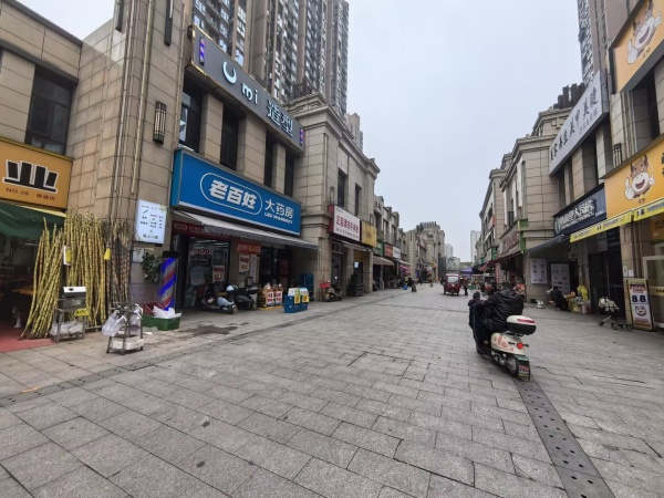 (已转)5号线地铁口大型小区商业临街头铺10米门头门面转让541264 (已转)5号线地铁口大型小区商业临街头铺10米门头门面转让541264