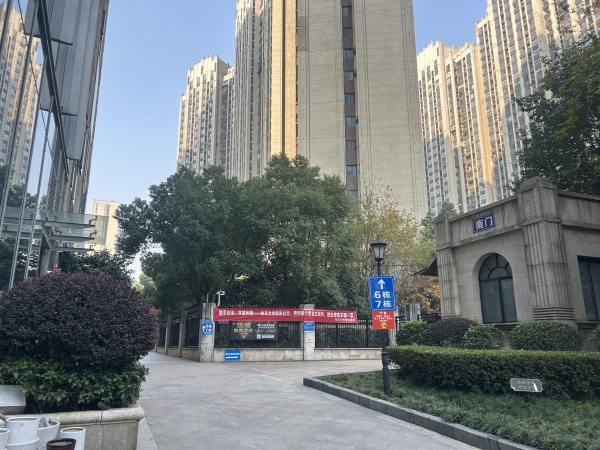 5412130 观沙岭地铁口绿地中央广场5A写字楼一楼大厅门面转让 5412130 观沙岭地铁口绿地中央广场5A写字楼一楼大厅门面转让