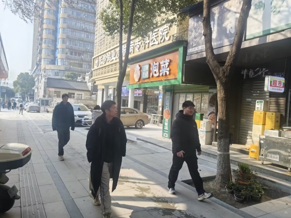 2412138)5.6w急转市中心五一广场地铁口18平拐角门面转让(空转) 2412138)5.6w急转市中心五一广场地铁口18平拐角门面转让(空转)