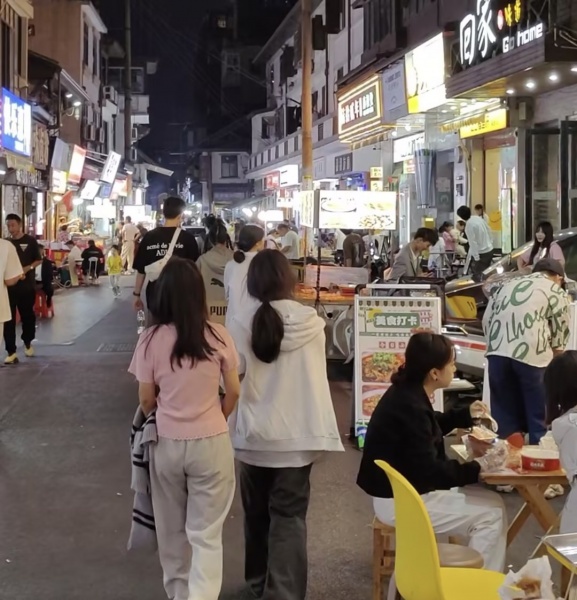 2412138)5.6w急转市中心五一广场地铁口18平拐角门面转让(空转) 2412138)5.6w急转市中心五一广场地铁口18平拐角门面转让(空转)