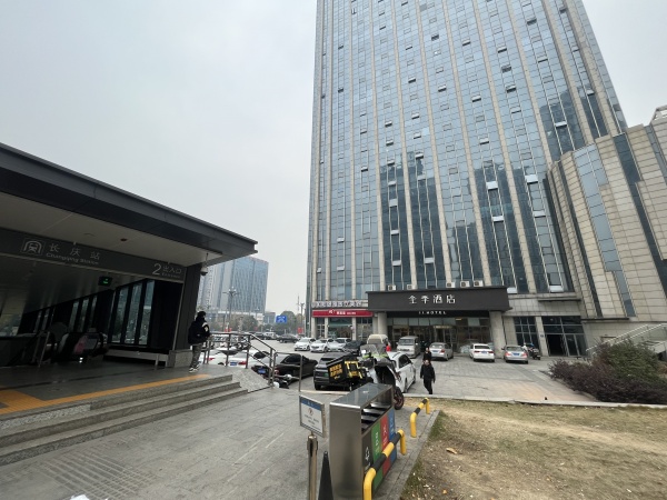 2412184急5.5w紧邻地铁口5个包写字楼精装棋牌室低价转让 2412184急5.5w紧邻地铁口5个包写字楼精装棋牌室低价转让