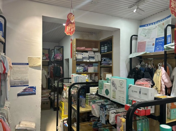 552011捡漏!省儿童医院正对对面店铺分租。 552011捡漏!省儿童医院正对对面店铺分租。