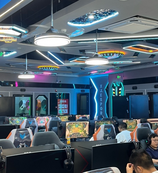 252092营业额20W+月亮岛高档成熟小区环绕电竞网咖优价转让 252092营业额20W+月亮岛高档成熟小区环绕电竞网咖优价转让