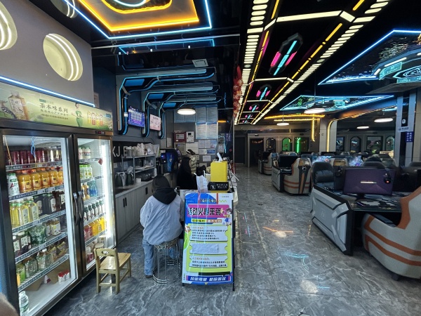 252092营业额20W+月亮岛高档成熟小区环绕电竞网咖优价转让 252092营业额20W+月亮岛高档成熟小区环绕电竞网咖优价转让