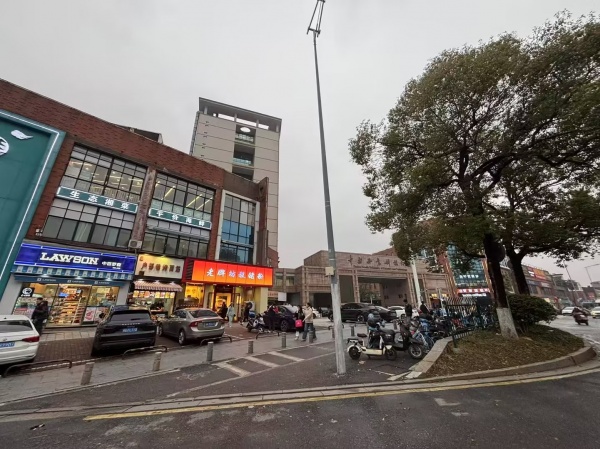 753051林科大东门临街精装品牌奶茶店转让 753051林科大东门临街精装品牌奶茶店转让