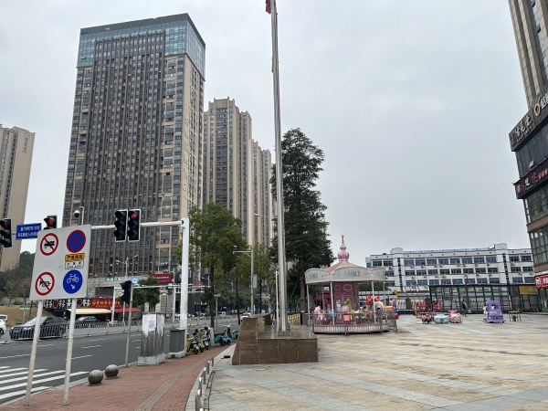 253066营业额3500,雨花圭塘路小区门口临街餐馆优价转 253066营业额3500,雨花圭塘路小区门口临街餐馆优价转