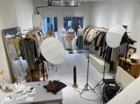 （已转）553083公寓楼下商业街临街精装修服装店带阁楼转让（可空转）