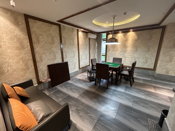 554049天心区南湖路临街二楼台球+棋牌室优价转让 554049天心区南湖路临街二楼台球+棋牌室优价转让