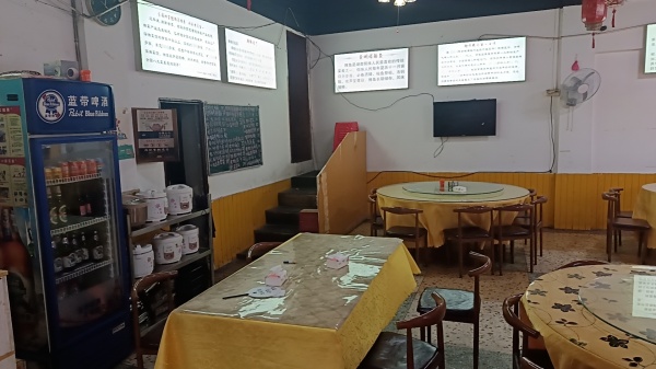 555124【4万急转】!万人小区洞井商贸城拐角餐饮店低价转让 555124【4万急转】!万人小区洞井商贸城拐角餐饮店低价转让