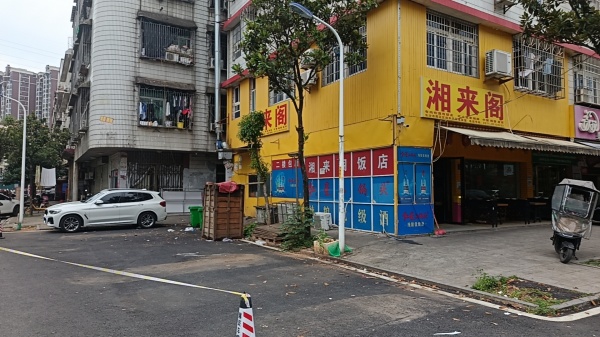 555124【4万急转】!万人小区洞井商贸城拐角餐饮店低价转让 555124【4万急转】!万人小区洞井商贸城拐角餐饮店低价转让