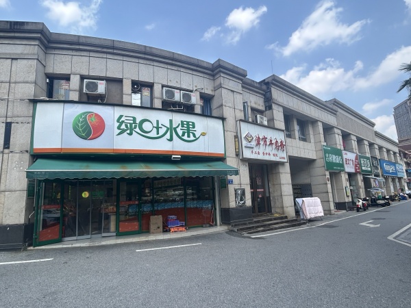 756018万家丽北路地铁口拐角4000营业品牌水果店转