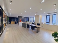 556089共享办公、百纳广场精装展厅办公室出租.拎包入住