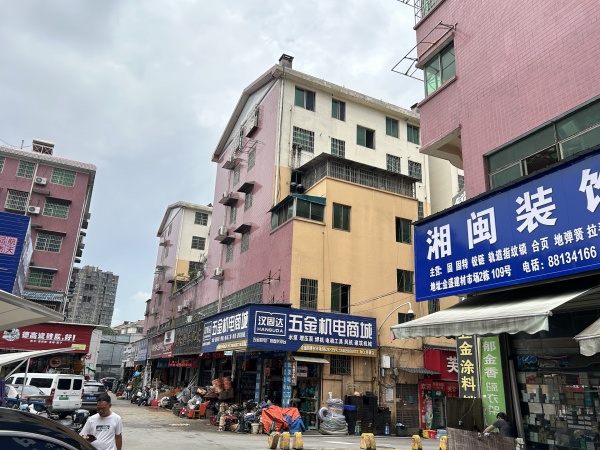 756112岳麓成熟市场,金盛建材市场出入口旺铺房东出租(无行业限制 756112岳麓成熟市场,金盛建材市场出入口旺铺房东出租(无行业限制