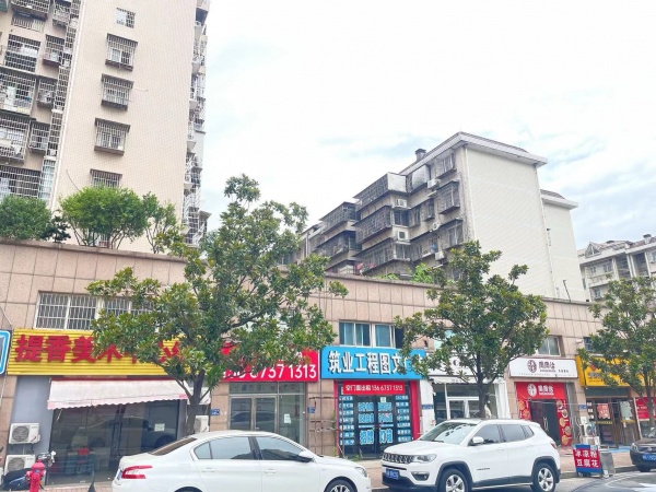 756113麓谷产业园区环绕,大型小区出入口临街铺面直租 756113麓谷产业园区环绕,大型小区出入口临街铺面直租