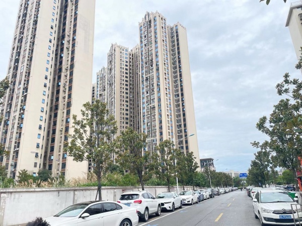 756113麓谷产业园区环绕,大型小区出入口临街铺面直租 756113麓谷产业园区环绕,大型小区出入口临街铺面直租