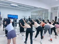 （已转）557024火爆，芙蓉区汽车东站附近商业街健身普拉提一体馆低价转让