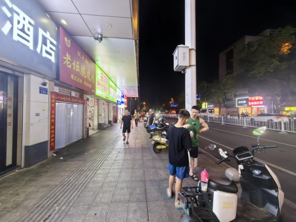 557070火车站核心位置日营4000+饮品店优价让(可空转) 557070火车站核心位置日营4000+饮品店优价让(可空转)