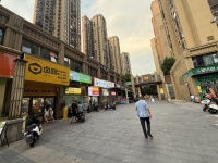 （已转）257136）60平地铁口+小区写字楼旺铺急转