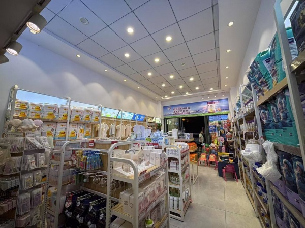 258002可空转无行业限制转让望城月亮岛小区出入口母婴店 258002可空转无行业限制转让望城月亮岛小区出入口母婴店