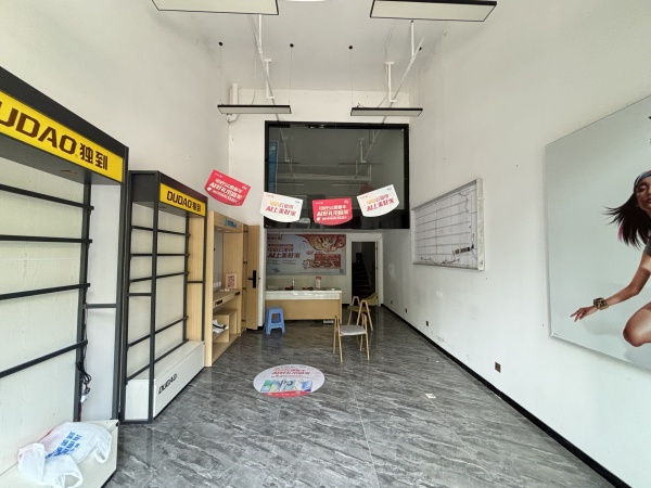 758031直租芙蓉区九禧湾商业广场余1300平少量商铺招商 758031直租芙蓉区九禧湾商业广场余1300平少量商铺招商